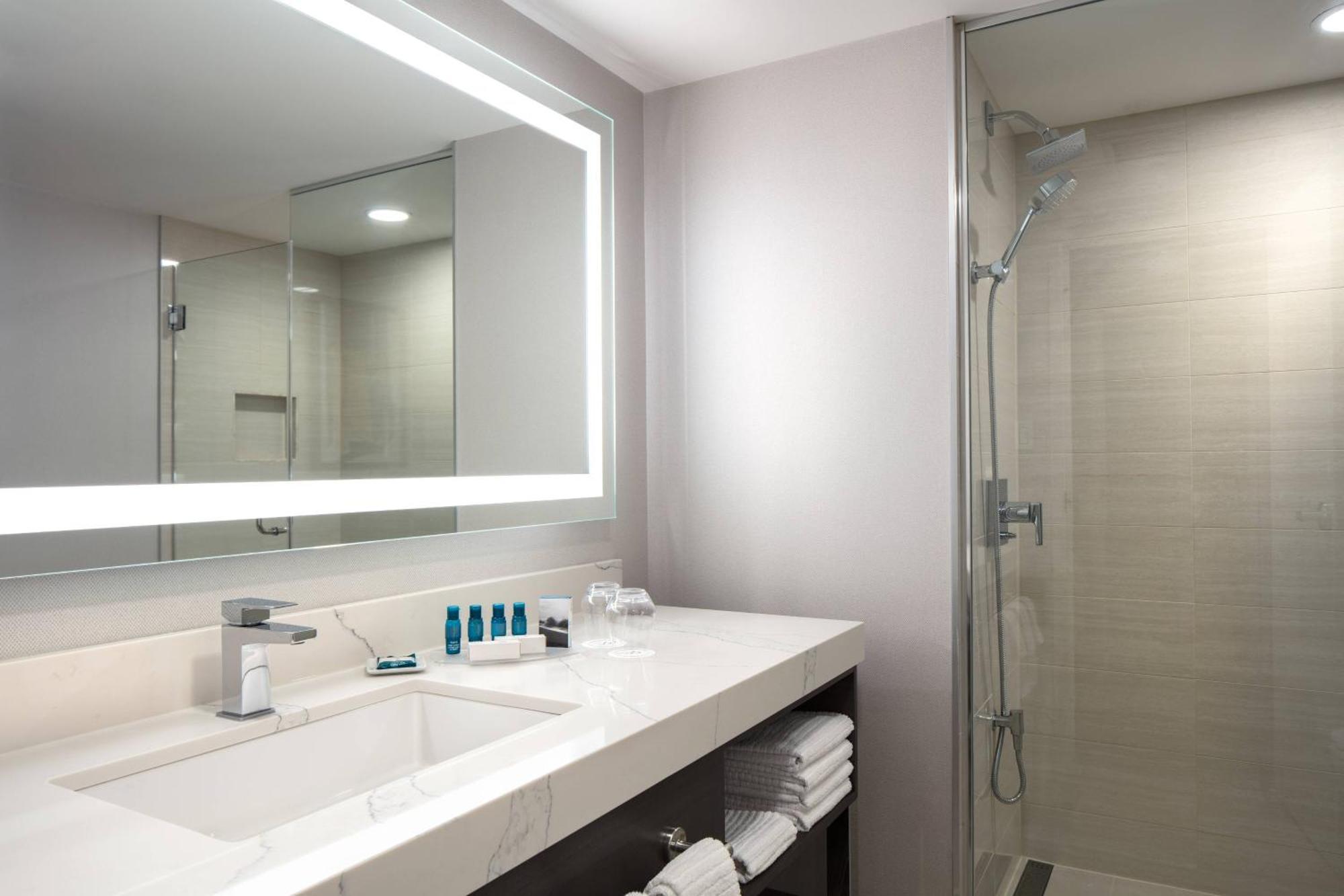 Suíte Deluxe com 1 Cama king-size, Sofá-cama e Vista da Cidade - Andar Superior
