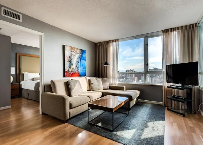 Carmana & Suites